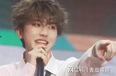 蔡徐坤直播间爆料视频,独家爆料背后的精彩瞬间  第1张