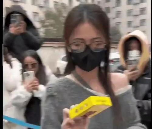 娱乐内吃瓜,揭秘明星们的“吃瓜”日常  第1张